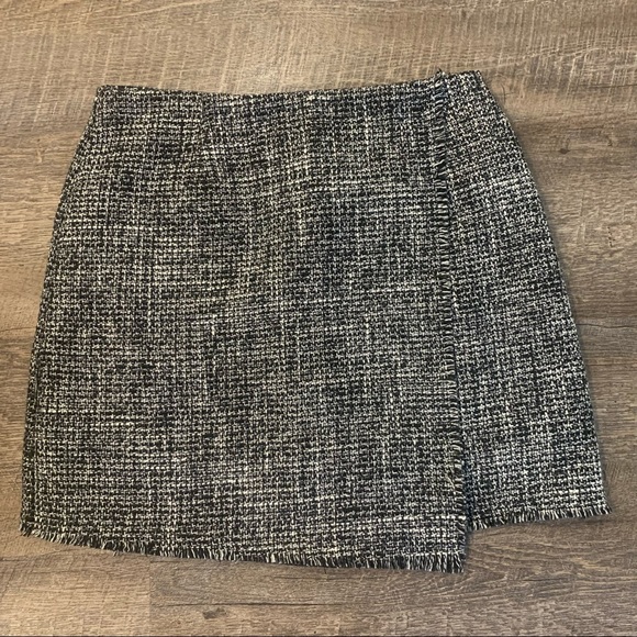 Textured asymmetric skirt by loveriche - Picture 1 of 4